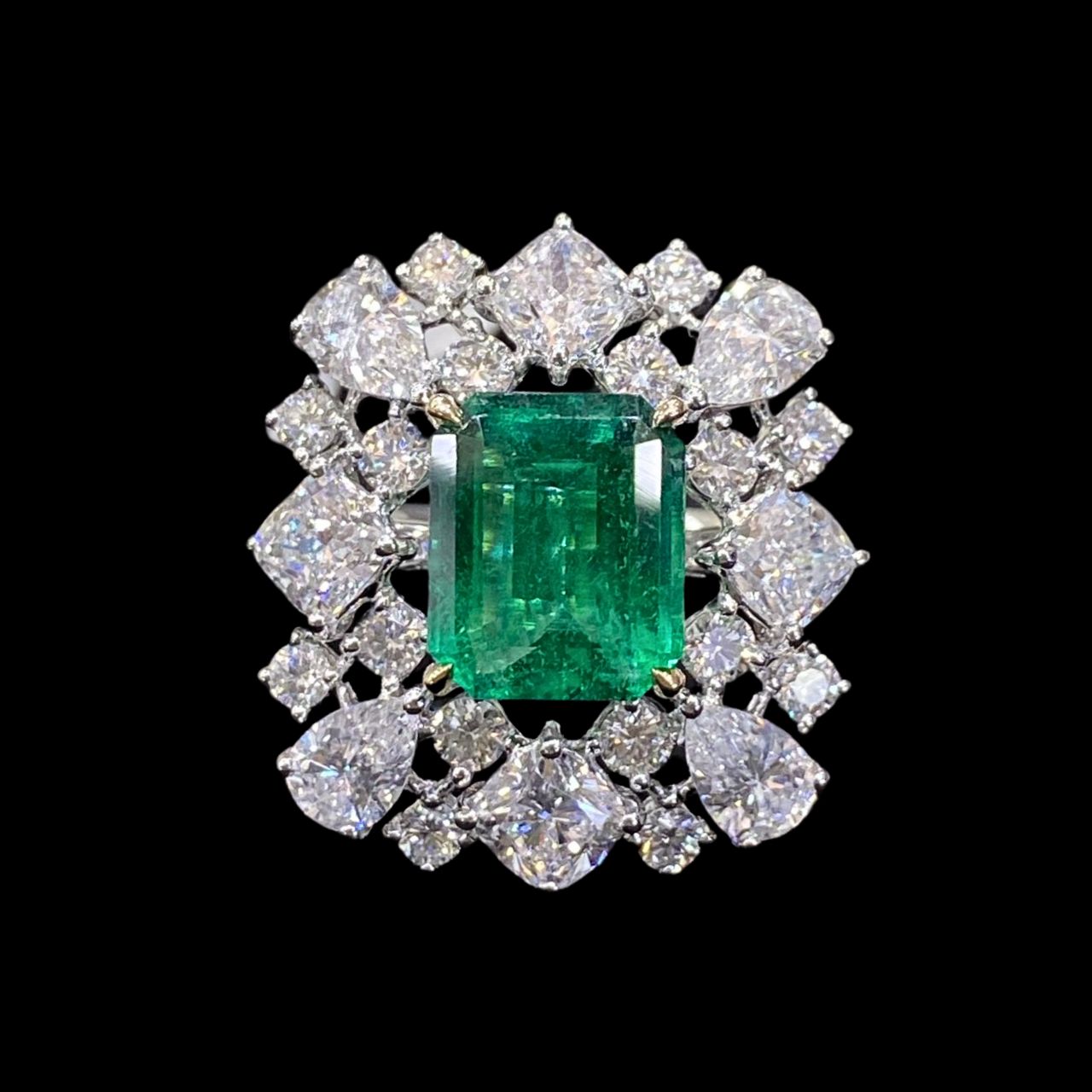 FIICCI Art Deco Diamond And Emerald In 18K White Gold Ring