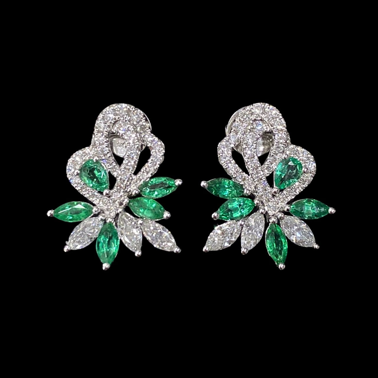 FIICCI Flower Natural Diamond And Emerald Stud Earrings In 18K White Gold