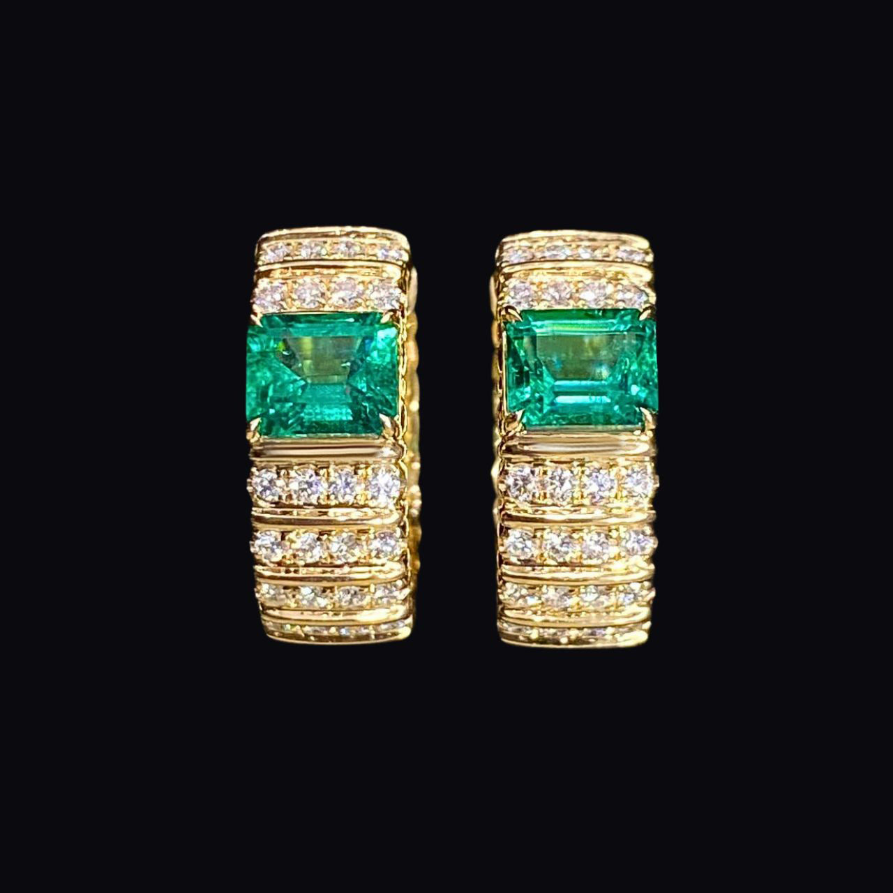 FIICCI Natural Diamond And Emerald Earrings In 18K Yellow Gold