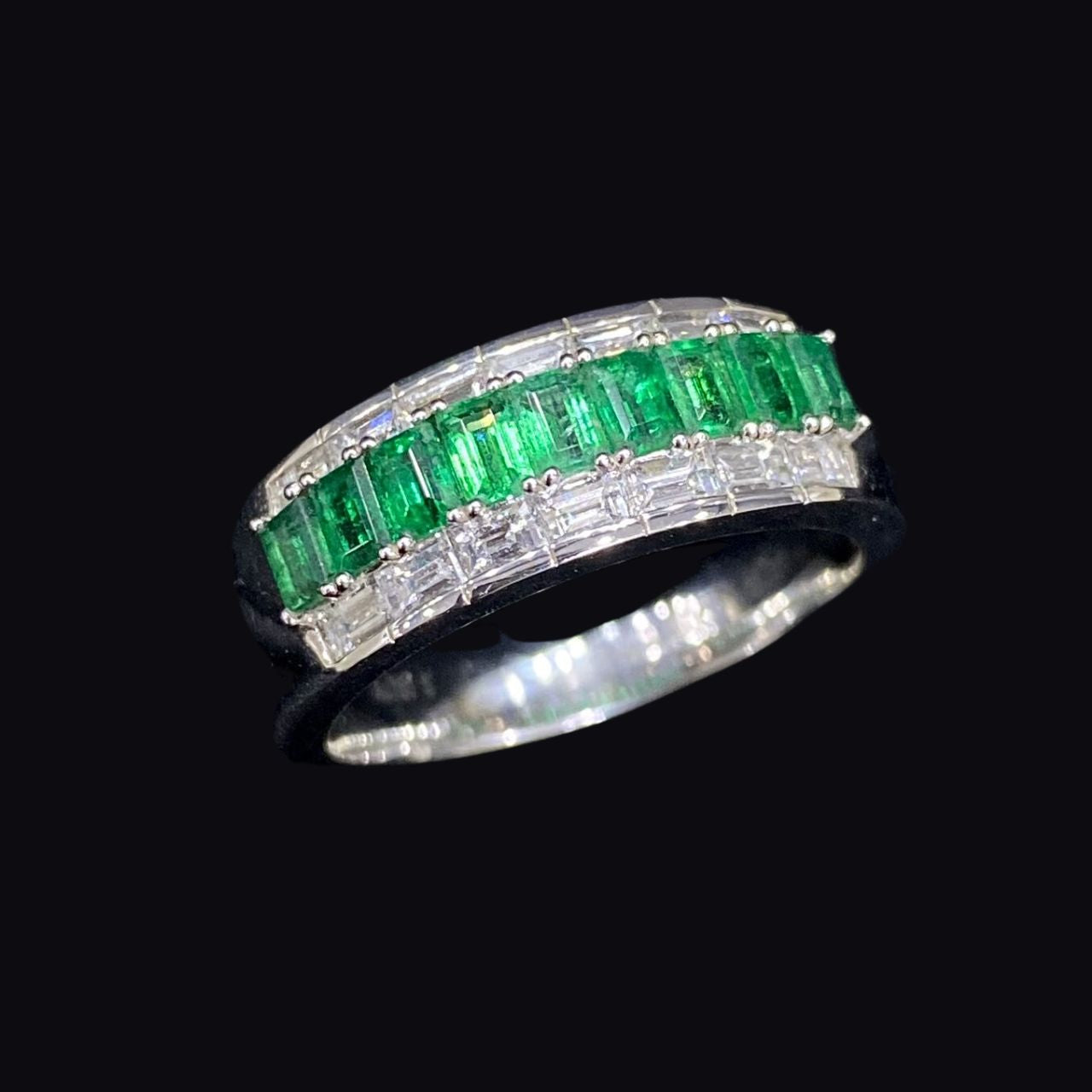 Luxe 18K White Gold Emerald And Diamond Band