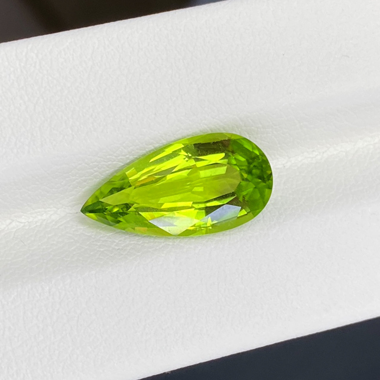 Pear Cut Peridot Gem - Green Color - 5.94 carats - 8.6 x 16.8mm