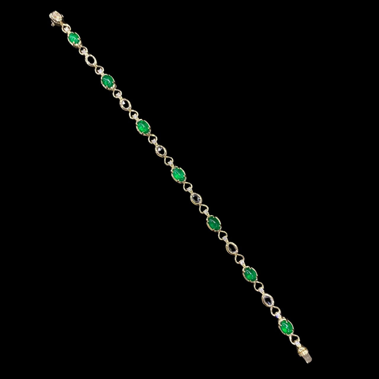 FIICCI Art Deco Cabochon Vivid Green Emerald And Diamond In 18K Yellow Gold Bracelate