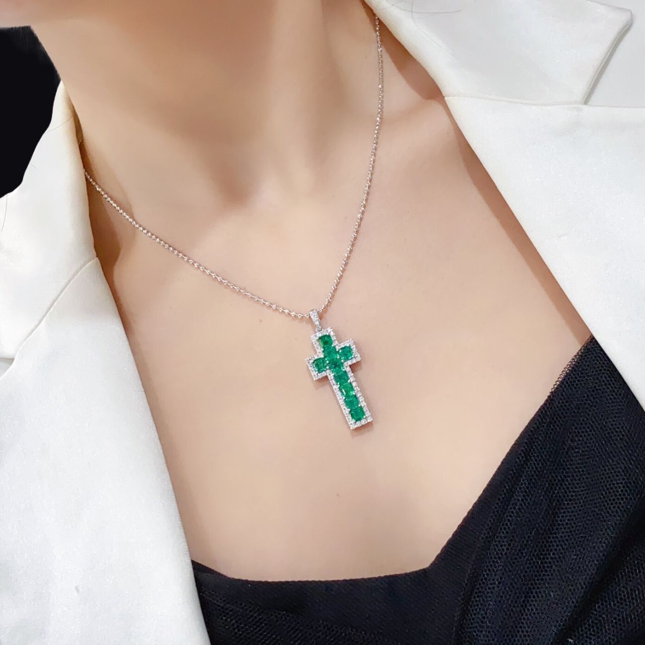 FIICCI Natural Diamond And Emerald In 18K White Gold Cross Necklace