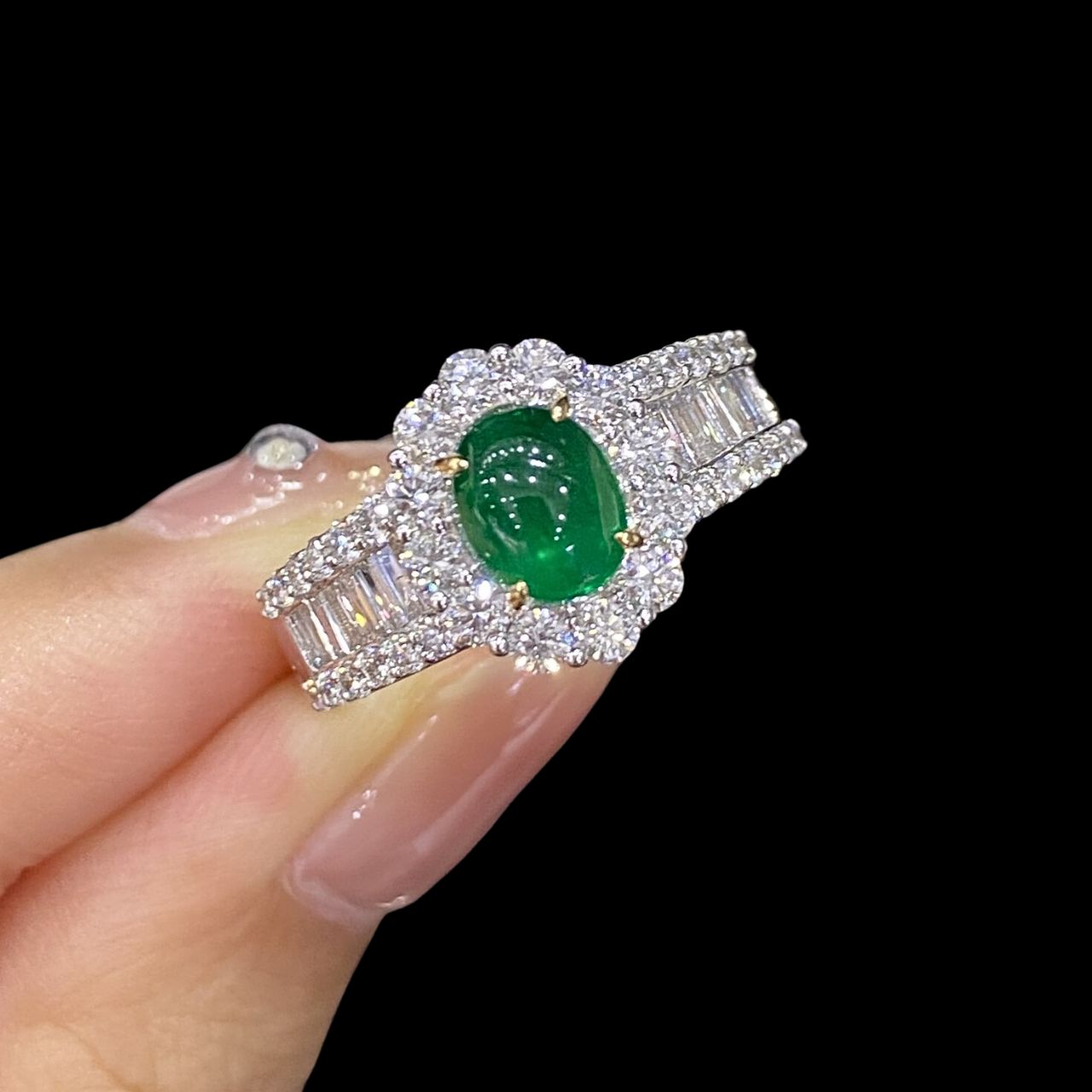 FIICCI Antique 18K White Gold Cabochon Emerald And Diamond Engagement Ring