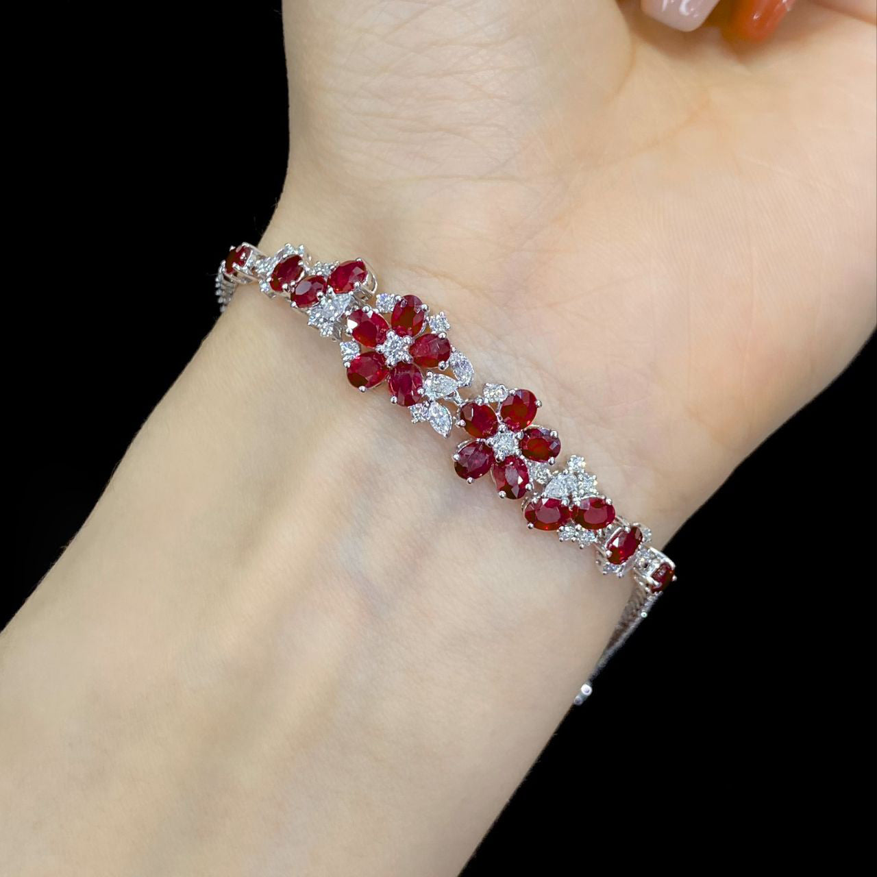 FIICCI Flower Cluster Natural Ruby And Diamond In 18K White Gold Bracelate