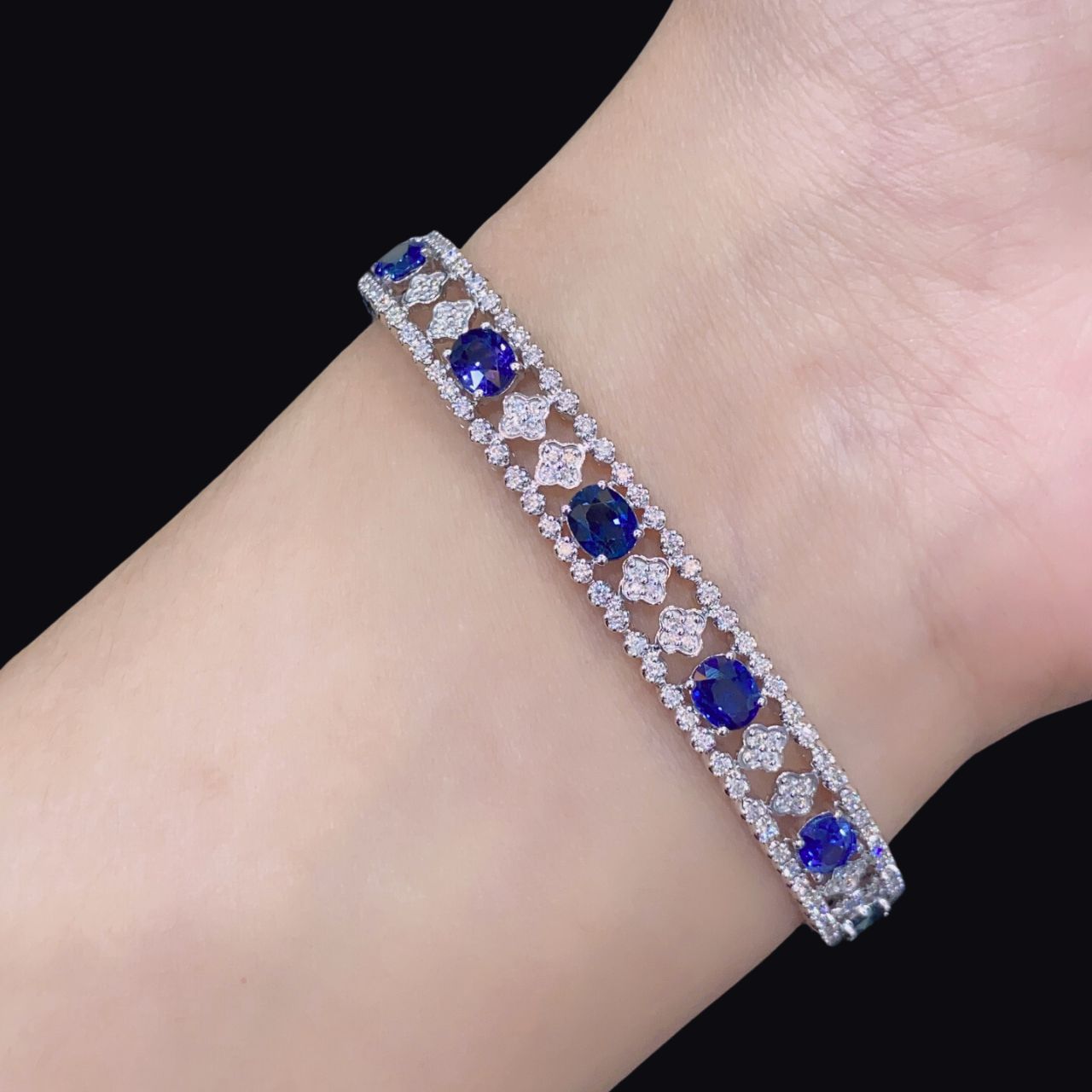 FIICCI Antique Royal Blue Sapphire And Diamond In 18K White Gold Bracelate