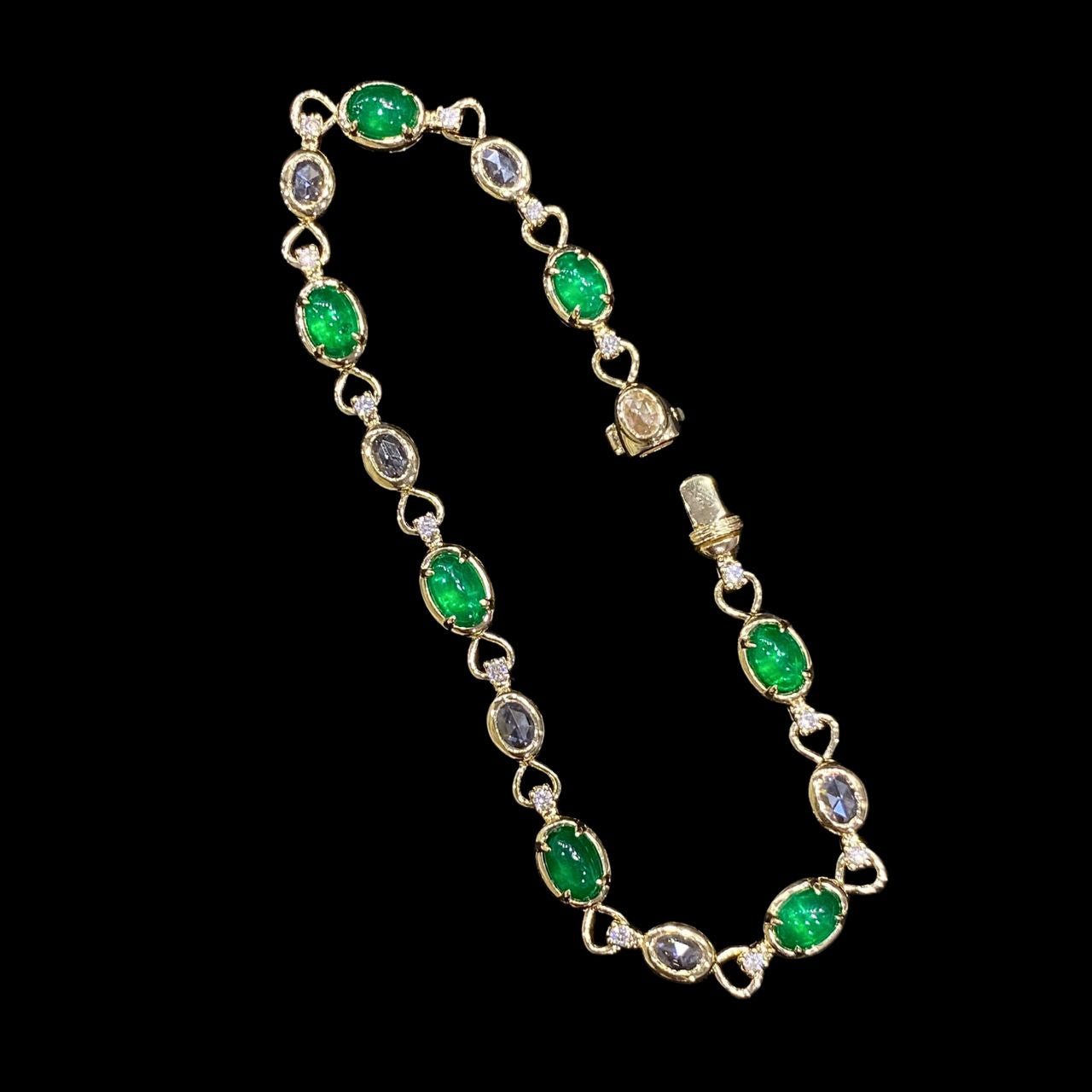 FIICCI Art Deco Cabochon Vivid Green Emerald And Diamond In 18K Yellow Gold Bracelate