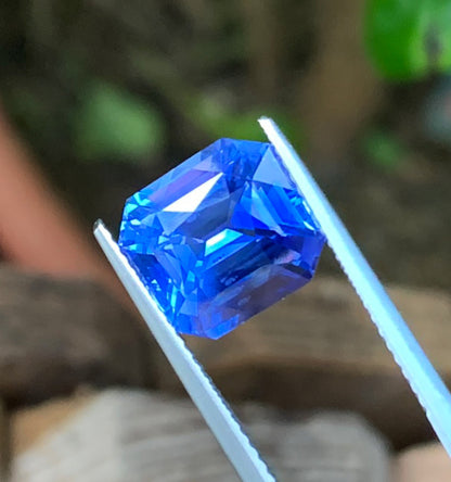 AIGS Certified Cornflower Blue Sapphire - 6.06 carats - Octagonal - Unheated - Very Fine - 10.28 x 9.43 mm