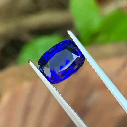 GRS Certified Unheated Blue Sapphire - Cushion Cut - Royal Blue - 3.54 carats - 9.04 x 6.78mm