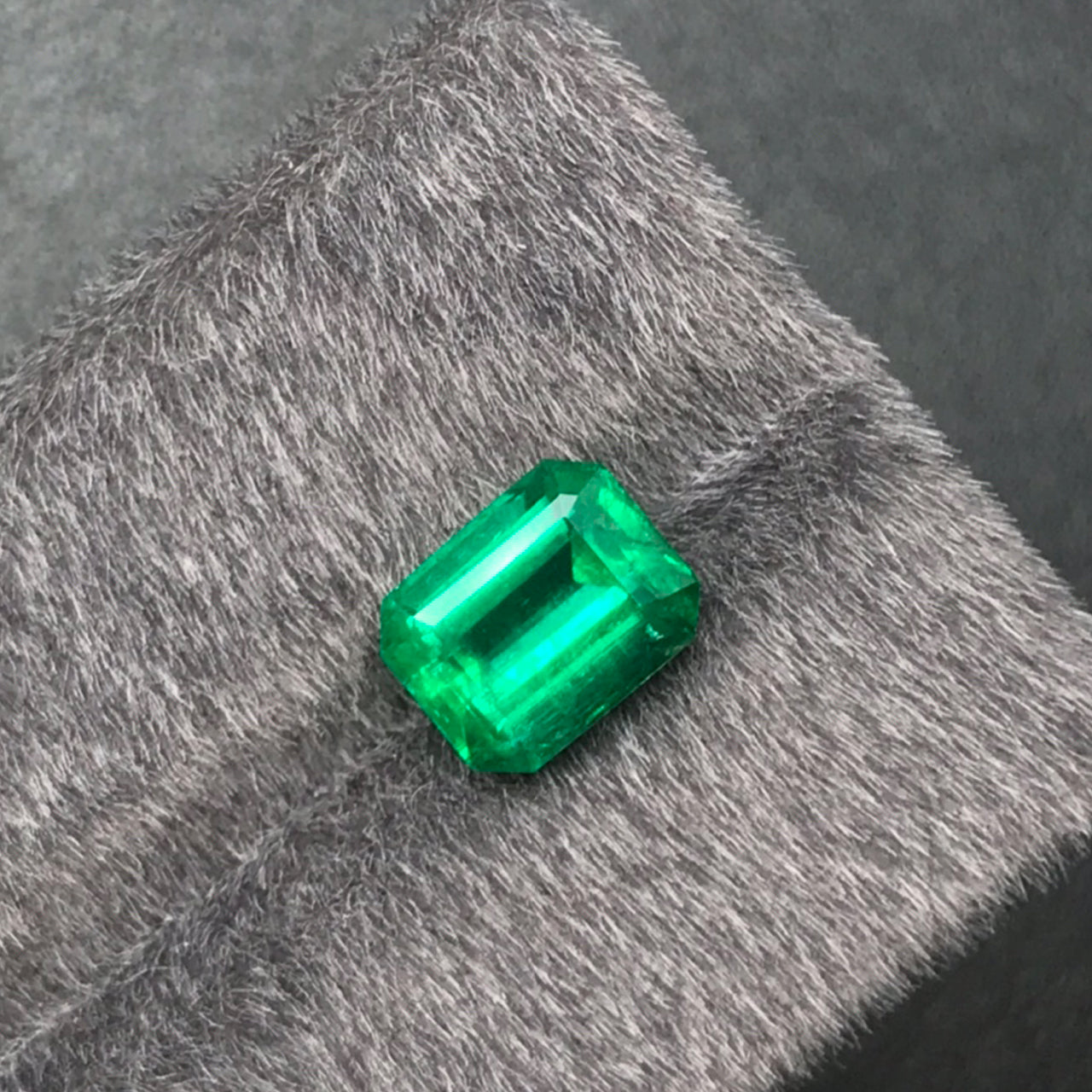 GRS Certified Unset Vibrant Emerald - Emerald Cut - 2.62 carats - 9.03 x 7.17 mm - A Low Price Top Gem