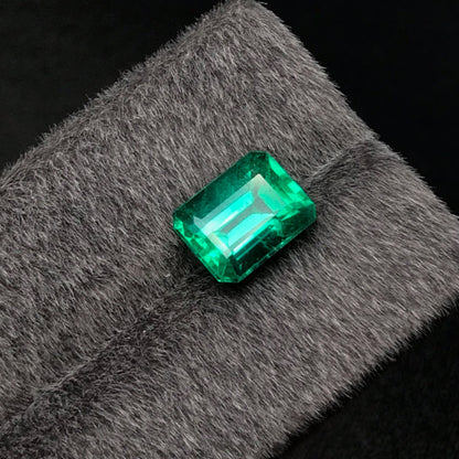 GRS Certified Emerald Cut Emerald - No Oil - 3.96 carats - 10.59 x 8.06 mm