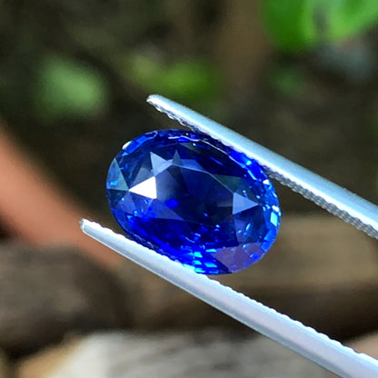 AIGS Certified Unheated Royal Blue Sapphire - Oval Shape - 4.02 carats - 11.12 x 8.31 mm