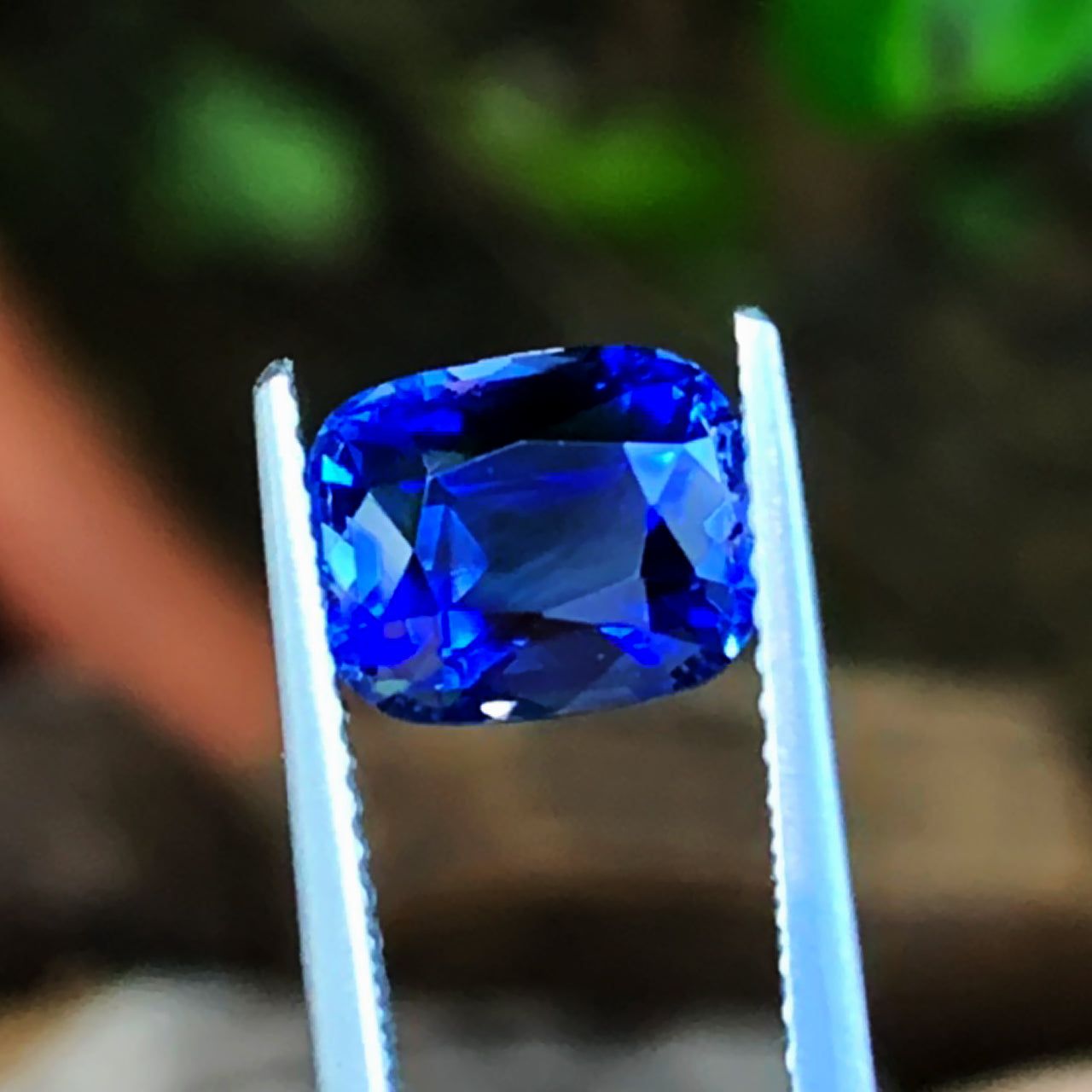 AIGS Certified Unheated Royal Blue Sapphire - Cushion Cut - 3.15 carats - 8.23 x 6.76mm - Truly Stunning