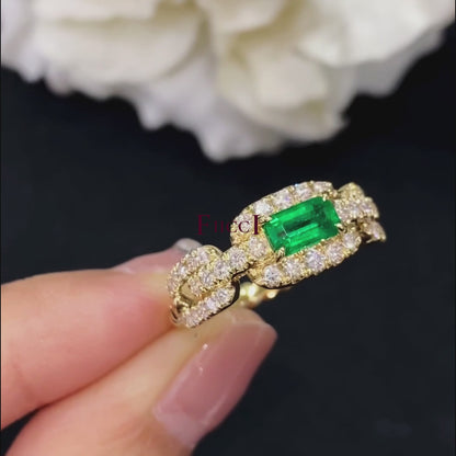 FIICCI Antique Diamond And Emerald In 18K Yellow Gold Engagement Ring